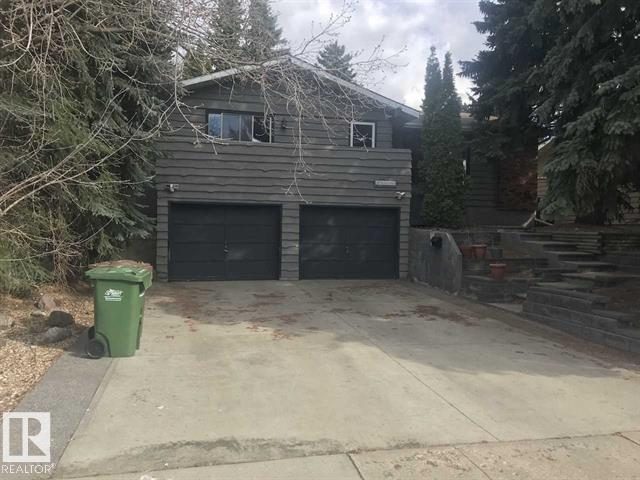 Front of 4 Banting Pl