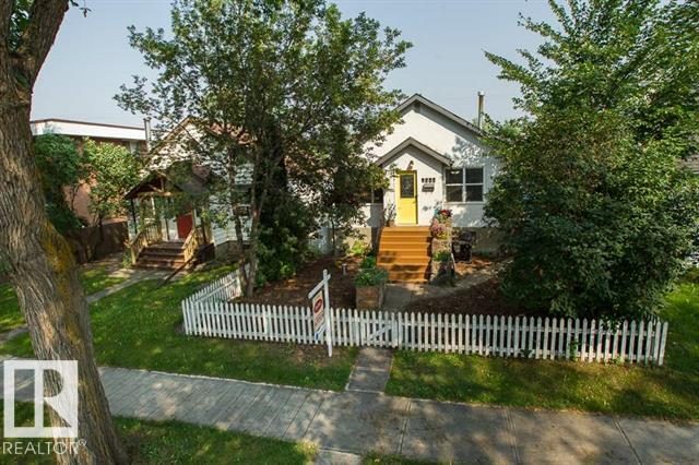 Front of 8946 80 Ave