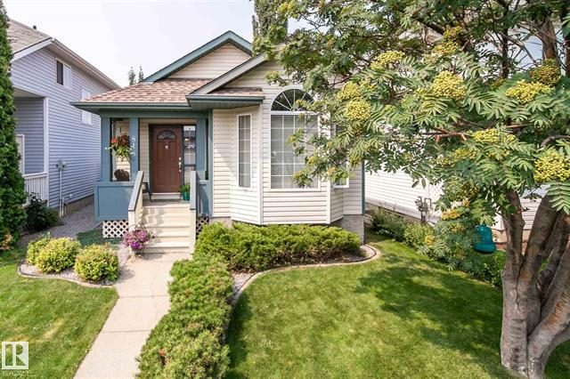 Front of 818 116A St