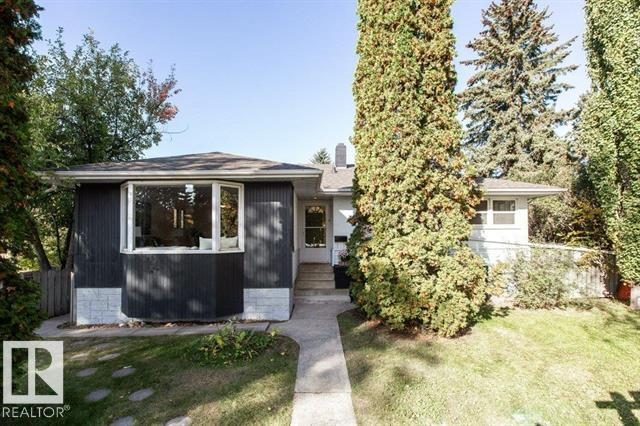 Front of 12132 129 St