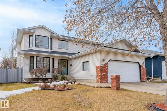 Front of 5135 189 St