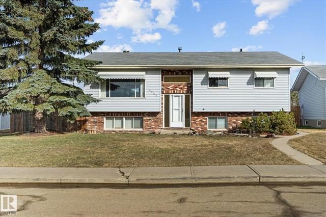 Front of 4522 54 Ave