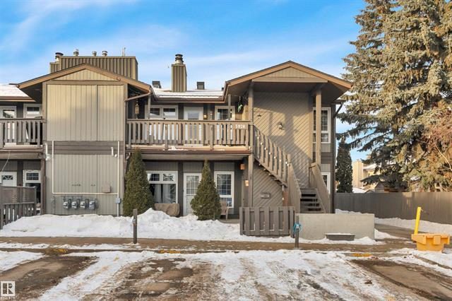 Front of 5926 172 St