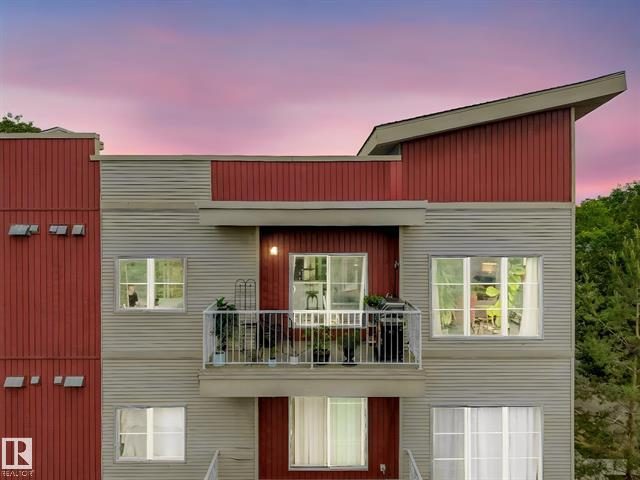 Front of 401, 11107 108 Ave